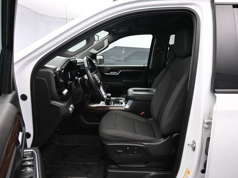Used 2022 GMC Sierra 1500 Elevation w/ Preferred Package AWD/4WD image 12
