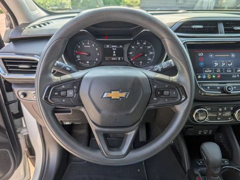 Used 2023 Chevrolet TrailBlazer LT w/ Convenience Package FWD image 15