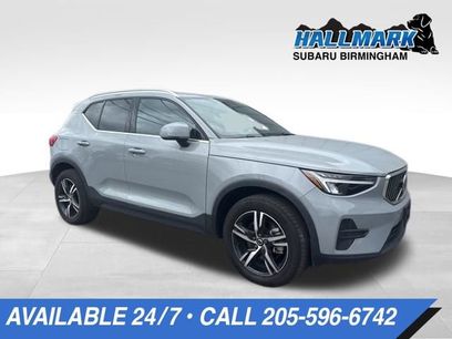 Used 2024 Volvo XC40 B5 Core