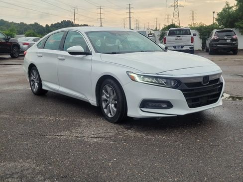 Used 2018 Honda Accord LX image 11
