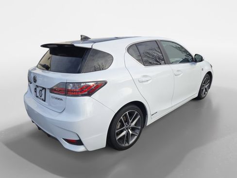 Used 2015 Lexus CT 200h image 3