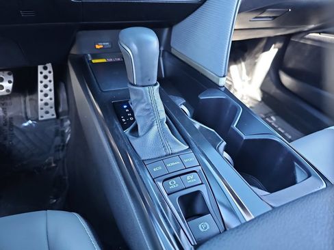 Certified 2025 Toyota Camry SE w/ Convenience Package FWD image 15