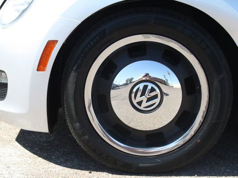 Used 2012 Volkswagen Beetle 2.5 FWD image 20