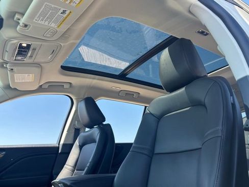 New 2026 Lincoln Aviator AWD image 11