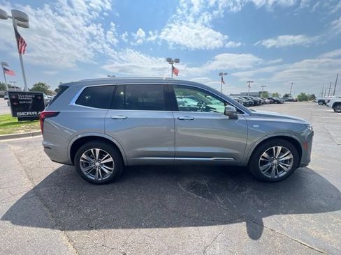 Used 2024 Cadillac XT6 Premium Luxury w/ Technology Package AWD/4WD image 4