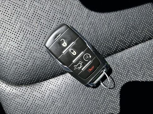 Used 2023 RAM 1500 Laramie AWD/4WD image 11