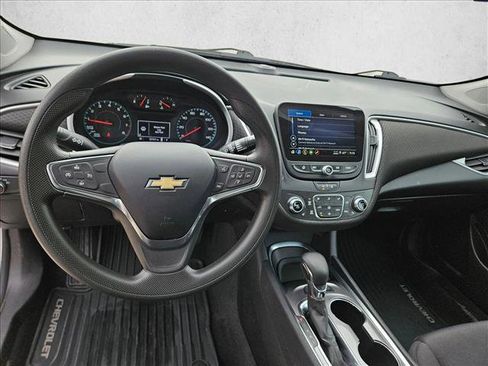 Used 2022 Chevrolet Malibu LT image 16