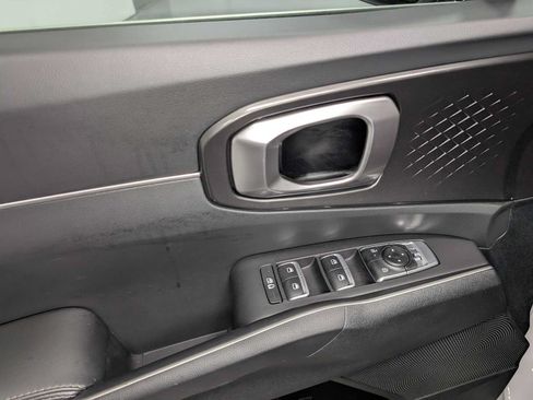 Used 2025 Kia Sorento S AWD/4WD image 42