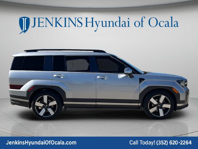 Used 2024 Hyundai Santa Fe Limited FWD image 2