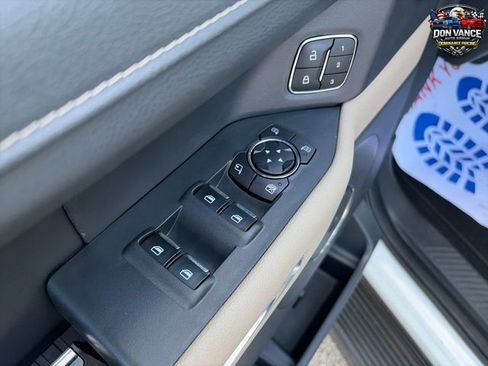 Used 2024 Ford Expedition Max XLT AWD/4WD image 12