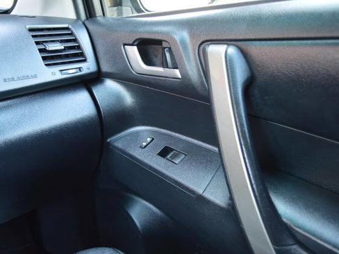 Used 2012 Toyota Highlander AWD image 59