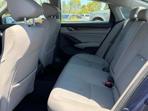 Used 2018 Honda Accord Touring image 19