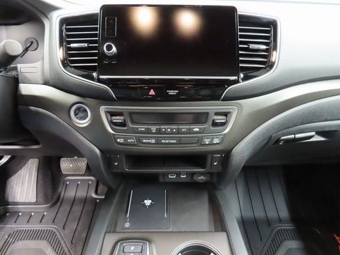 Used 2025 Honda Ridgeline TrailSport image 13