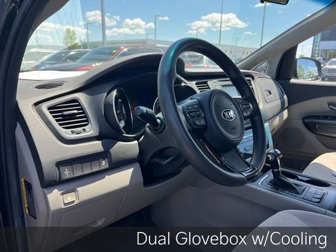 Used 2016 Kia Sedona LX w/ LX Convenience Package FWD image 9