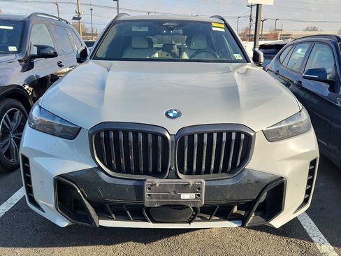 Certified 2024 BMW X5 xDrive40i w/ M Sport Package image 2