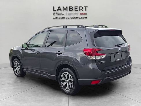 Used 2023 Subaru Forester Premium AWD/4WD image 3