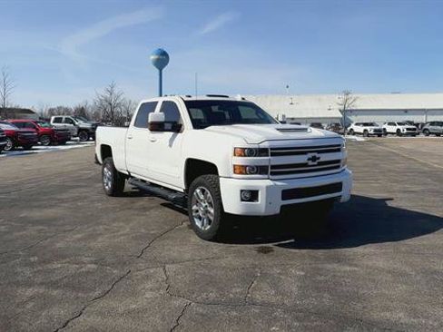 Used 2019 Chevrolet Silverado 2500 High Country image 3