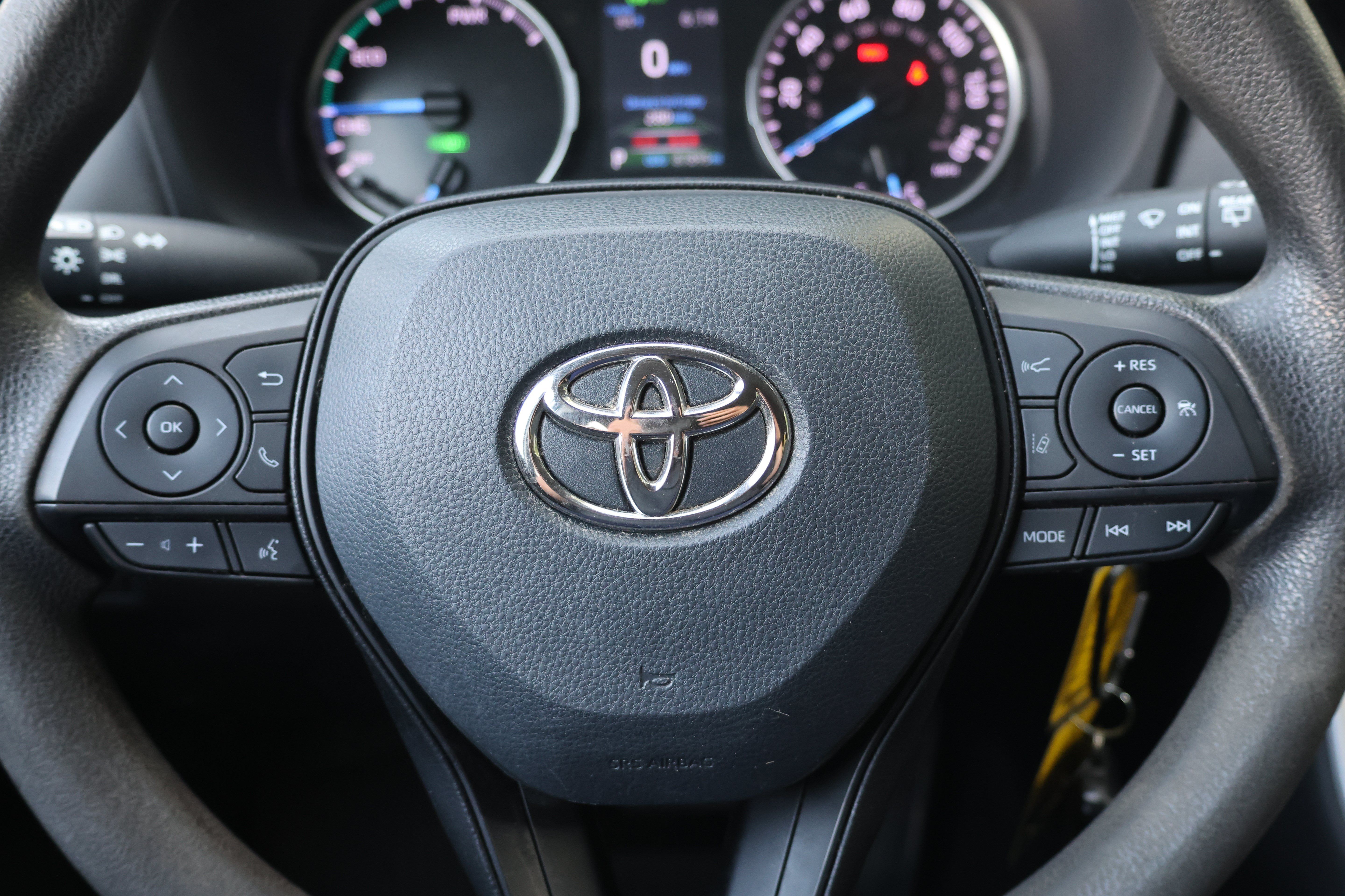 Used 2022 Toyota RAV4 LE AWD/4WD image 24