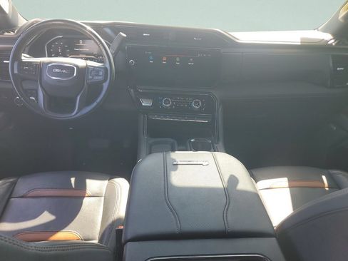 Used 2024 GMC Sierra 2500 AT4 w/ AT4 Premium Plus Package AWD/4WD image 11