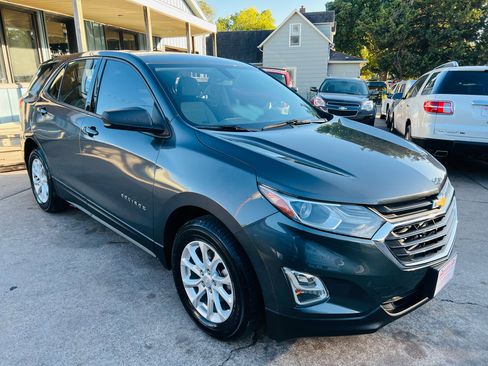 Used 2018 Chevrolet Equinox LS image 1