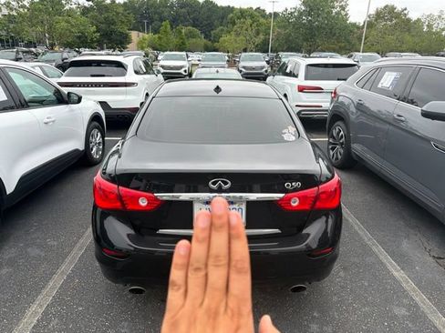 Used 2017 INFINITI Q50 2.0t w/ Moonroof Package RWD image 7