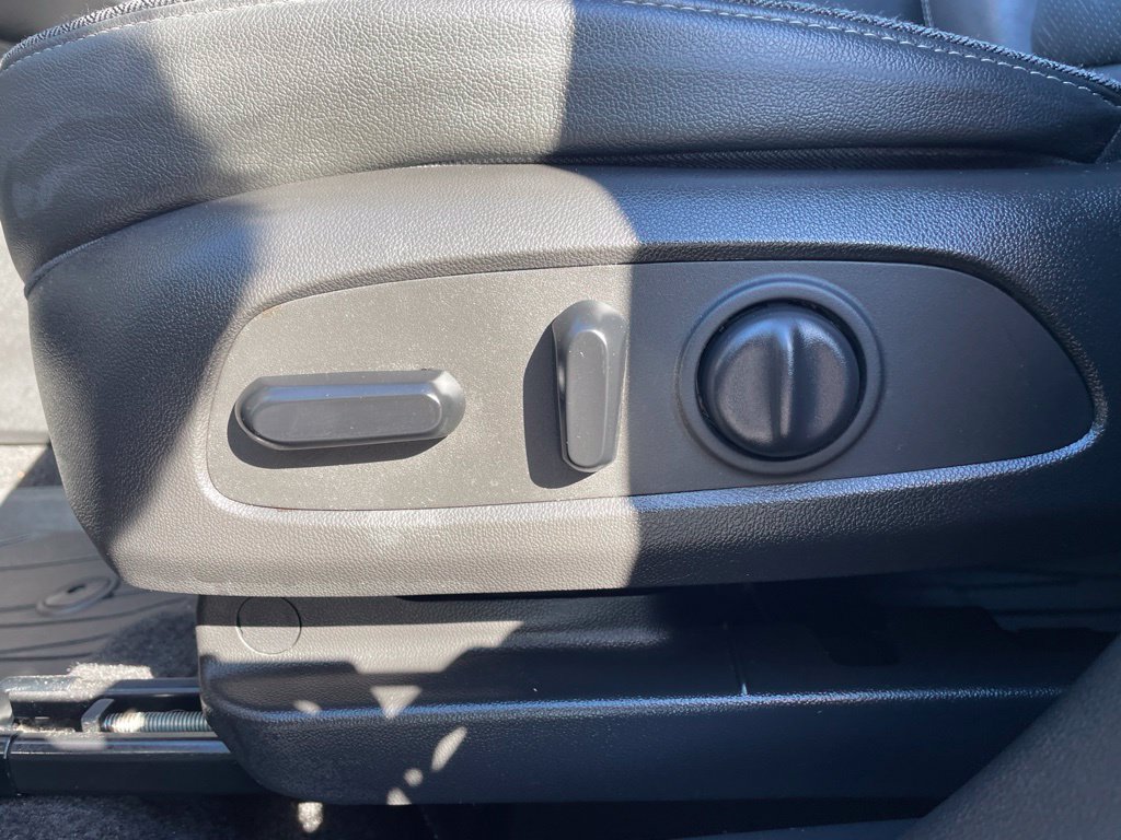 Used 2021 Buick Encore GX Essence AWD/4WD image 44