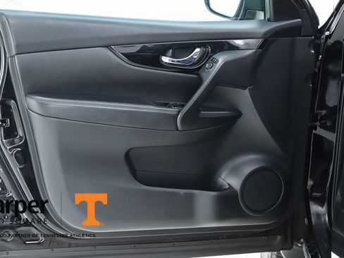 Used 2017 Nissan Rogue Sport SV w/ SV Premium Package image 55