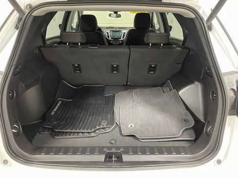 Used 2018 Chevrolet Equinox LT image 24
