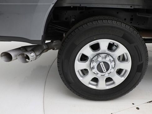 Used 2024 Ford F250 XLT image 11