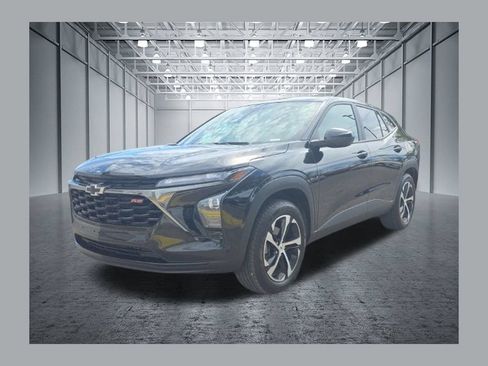 Certified 2025 Chevrolet Trax RS w/ Sunroof Package FWD image 1
