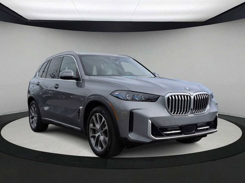 Used 2025 BMW X5 xDrive50e w/ Executive Package image 2