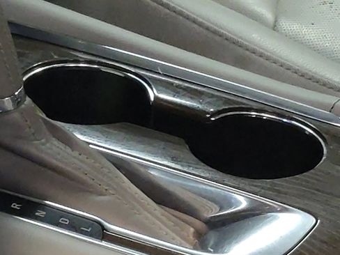 Used 2018 Chevrolet Malibu Premier image 26