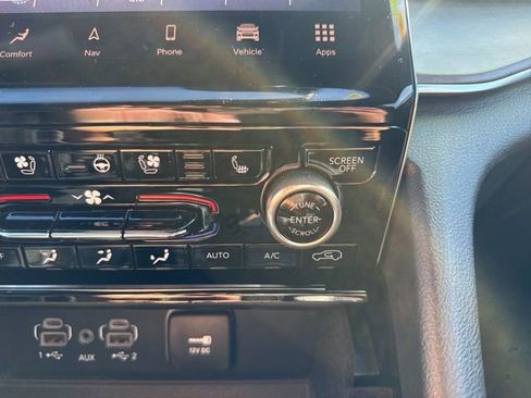 Used 2022 Jeep Grand Cherokee L Overland w/ Luxury Tech Group IV image 35