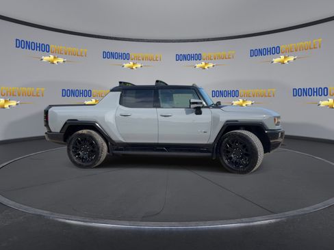 Used 2024 GMC Hummer EV 2X w/ LPO, Illumination Package AWD/4WD image 9