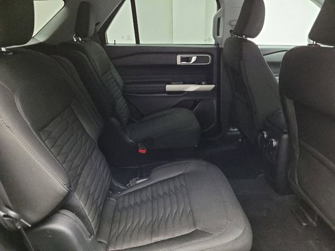 Used 2021 Ford Explorer XLT image 19