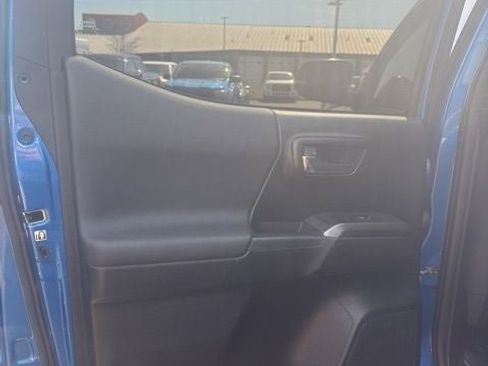 Used 2016 Toyota Tacoma TRD Off-Road w/ Towing Package image 26