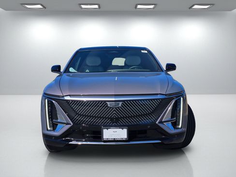 Certified 2024 Cadillac Lyriq Luxury image 2