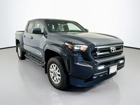 Used 2026 Toyota Tacoma SR5 AWD/4WD image 8