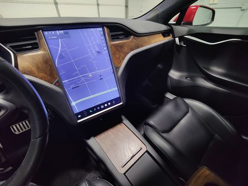 Used 2020 Tesla Model S Long Range Plus AWD/4WD image 29