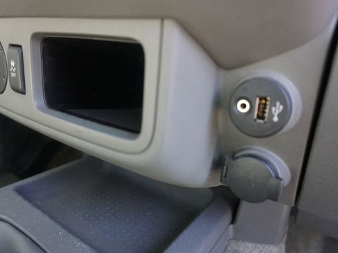 Used 2018 Nissan Frontier S image 31