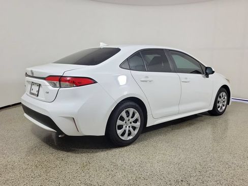 Used 2022 Toyota Corolla LE FWD image 5