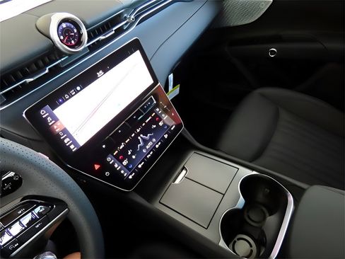 New 2024 Maserati Grecale GT image 29