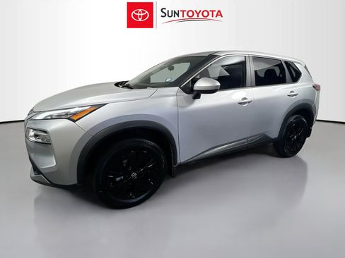 Used 2023 Nissan Rogue SV FWD image 9