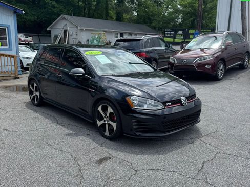 Used 2016 Volkswagen GTI SE FWD image 3