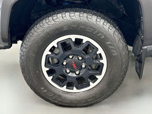 Used 2024 Toyota Tacoma TRD Off-Road w/ TRD Off Road Upgrade Package AWD/4WD image 27