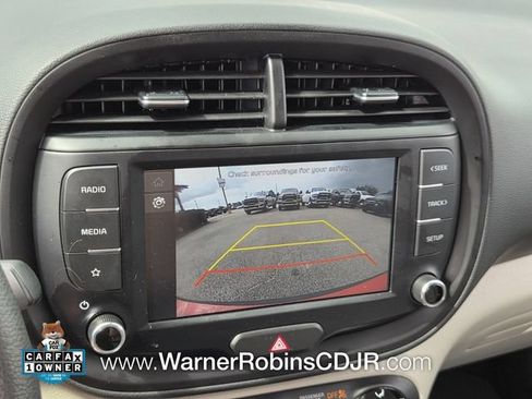 Used 2025 Kia Soul LX w/ LX Technology Package FWD image 22