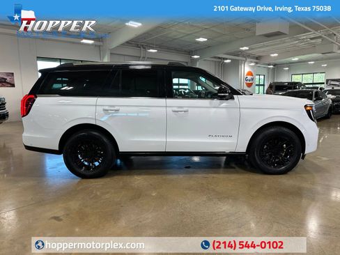 Used 2025 Ford Expedition Platinum AWD/4WD image 9