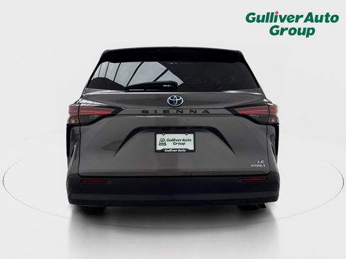 Used 2021 Toyota Sienna LE FWD image 7