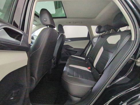 New 2025 Volkswagen Taos SEL image 20