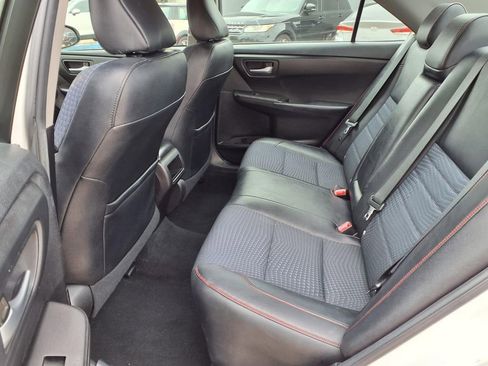 Used 2015 Toyota Camry SE FWD image 11